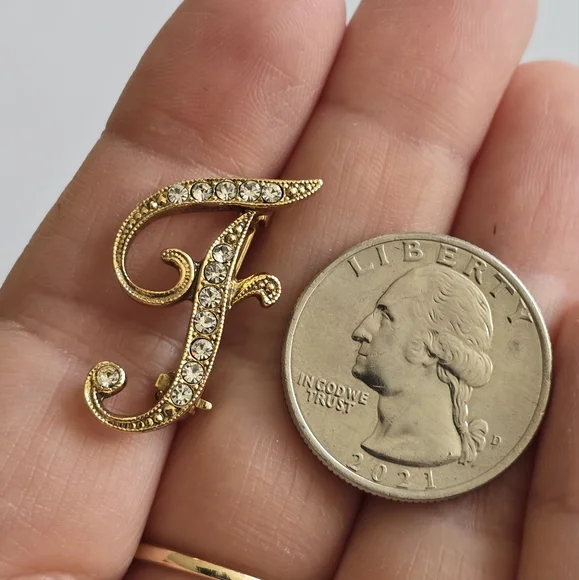 Vintage letter F brooch pin alphabet initial name alphabet gold tone - Picture 4 of 8